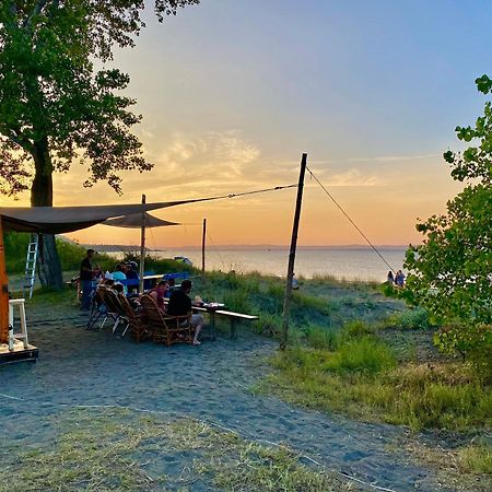 Beachfront Caravans Черноморец Экстерьер фото
